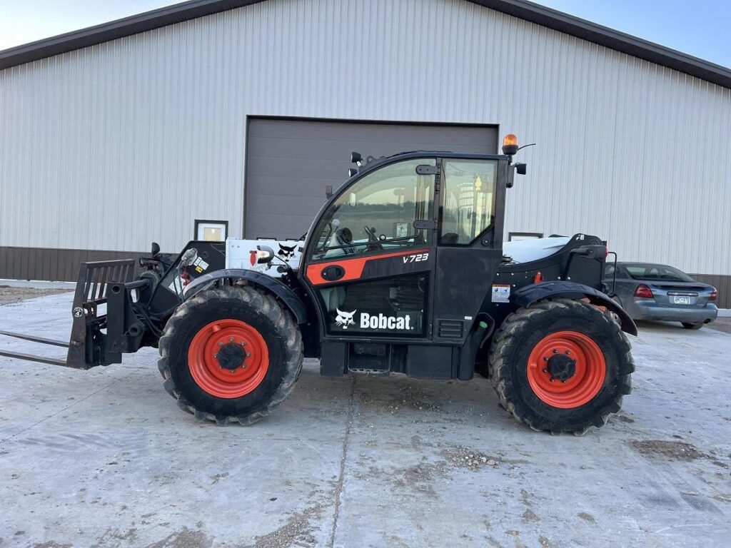 2019 BOBCAT V723